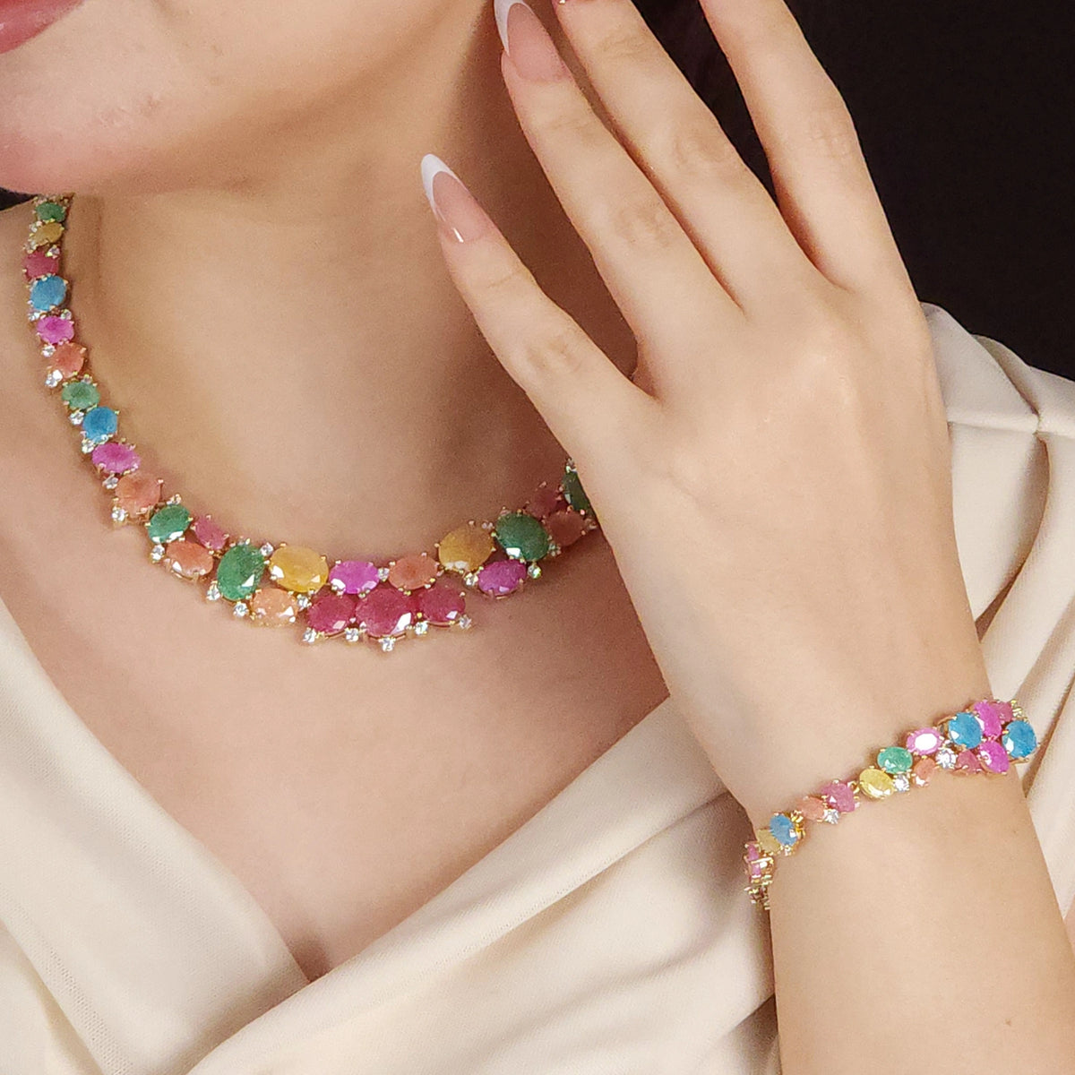طقم كبير فاخر من الأحجار الملونة Luxurious colorful stones jewelry Big-set