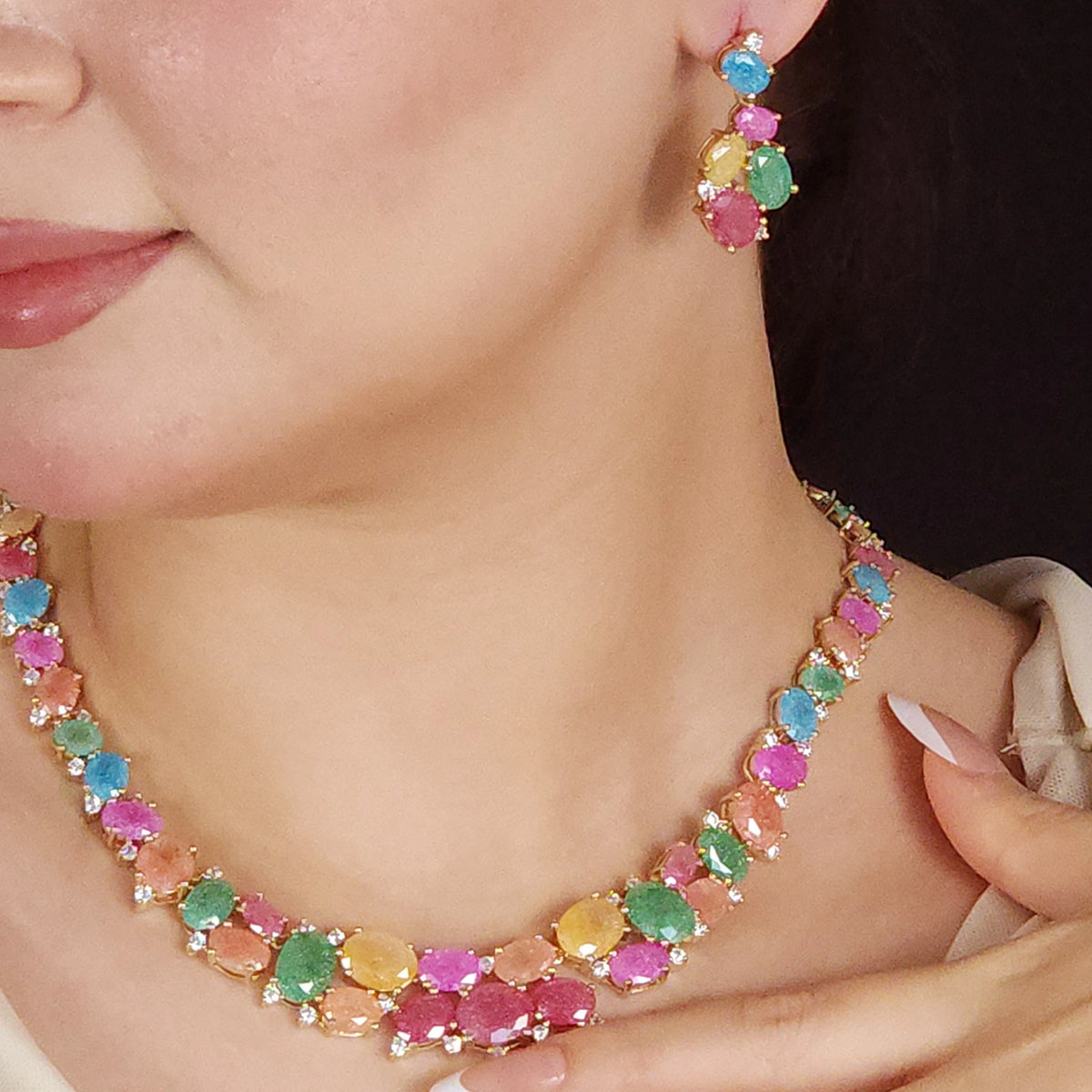 طقم كبير فاخر من الأحجار الملونة Luxurious colorful stones jewelry Big-set