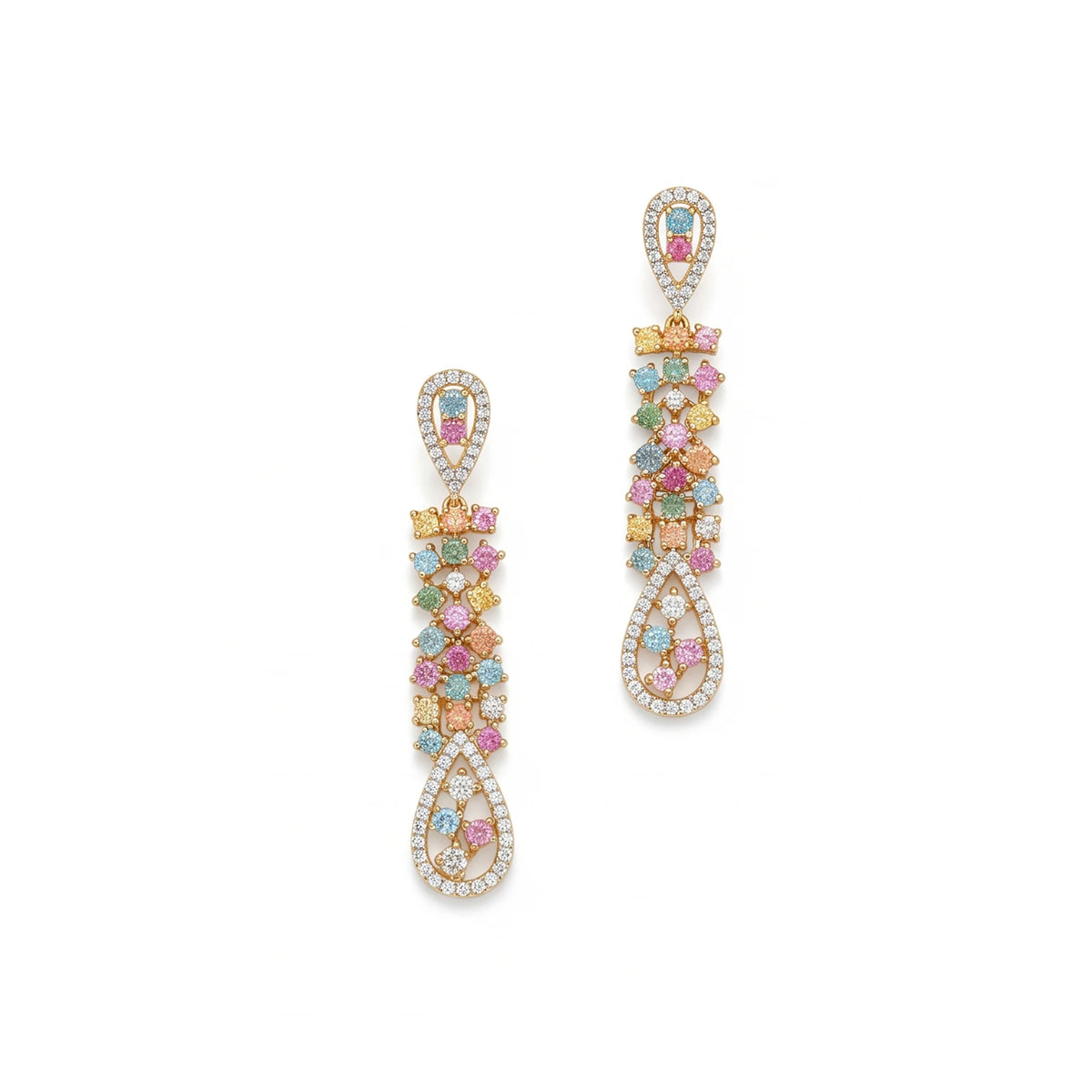 طقم كبير بأسلوب العقد المنسدل العريض مرصع بالأحجار الأبيض والكيوبِك A large set featuring a wide, cascading necklace style, embellished with white stones and cubic zirconia.