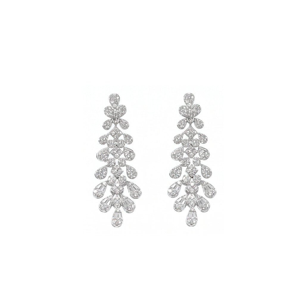 طقم مجوهرات فاخر مصمم بالكامل بأسلوب ملكي متلألئ مرصع باحجار الزركون A luxurious jewelry set, fully designed in a dazzling royal style and studded with zircon stones.